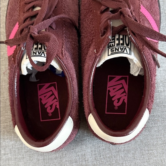 Vans sport, low Women's Maroon and Pink Sneakers NWT - Picture 5 of 12